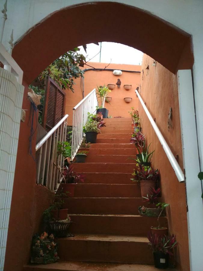 Residencia Los Conejos - Bike & Motorbike Las Palmas Exterior photo